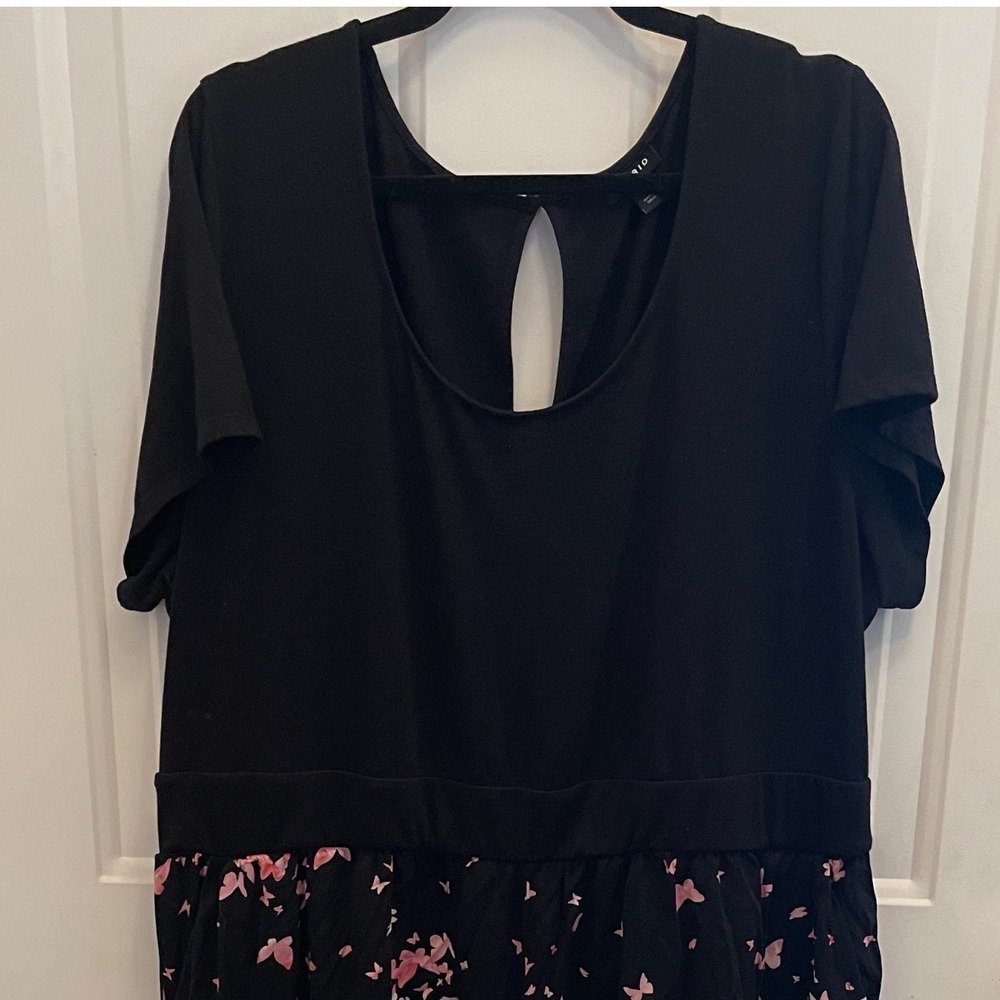 Torrid‎ Black Pink Butterfly Print Keyhole Back Shorts Romper Size 3 (22 24)